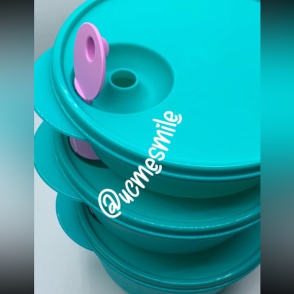 Tupperware Set of (3) Crystalwave Round Microwave Containers With Spout - Picture 3 of 10